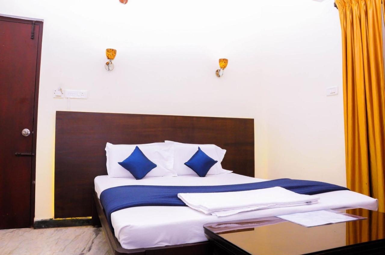 Fabexpress Prana Grande Hotel Пондичери Екстериор снимка