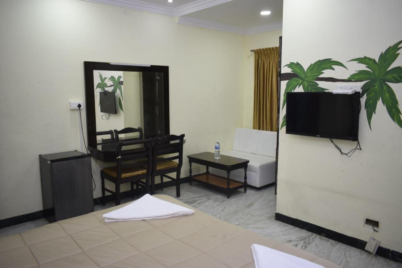 Fabexpress Prana Grande Hotel Пондичери Екстериор снимка